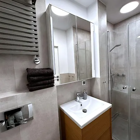 Wroc'love Haukego Bosaka Check-in 24h *