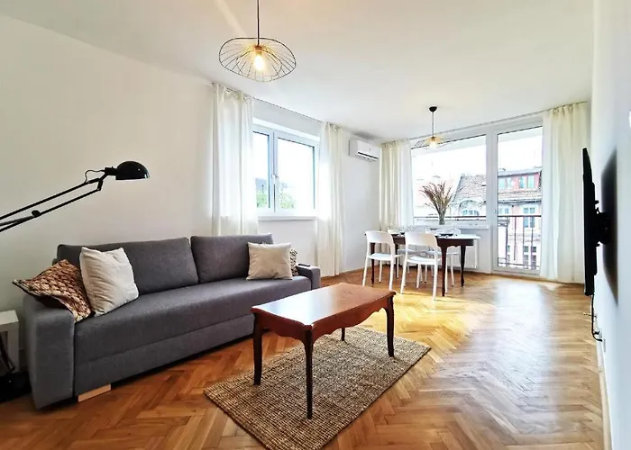 Wroc'love Haukego Bosaka Check-in 24h